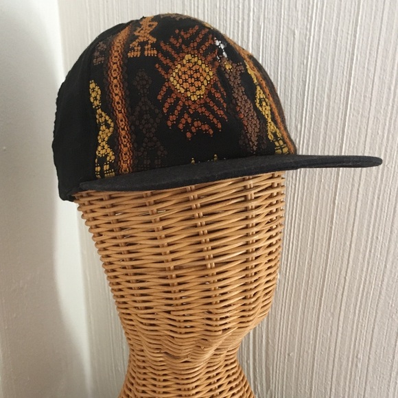 $69 Collective Consciousness 3Bal-SKAT8 tribal knit flat bill hat Snap Back - Picture 1 of 9